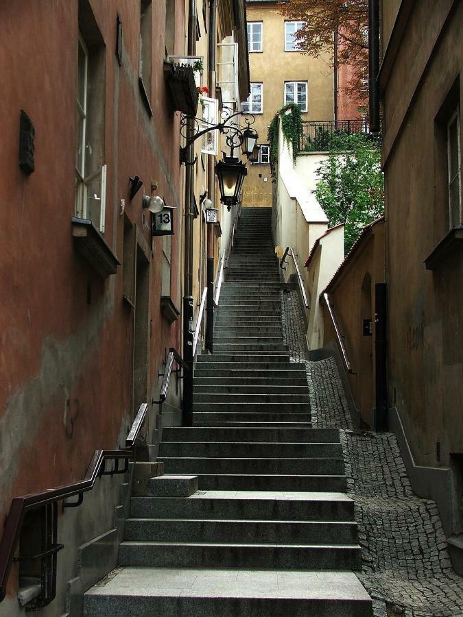 Nr 1 Europa22 Centrum Apartment Old Town Warsaw Stare Miasto Historyczna Kamienica Umiejscowiona W Zabytkowej Czesci Warszawy Obok Parku Multimedialnego I Barbakanu Parking 24H Sniadanie Opcjonaln Breakfast Optional Check In From 14 Pm Parter Ground Exterior foto